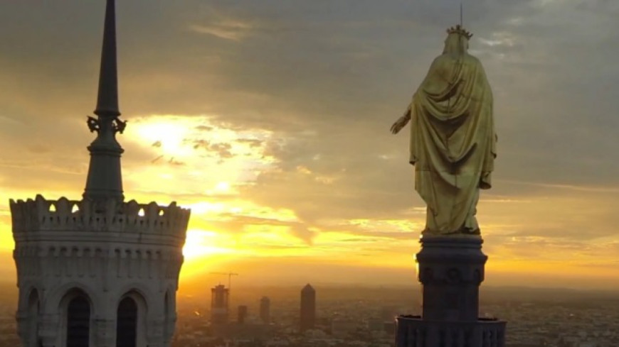 Lyon filmée par un drone : la vidéo qui fait le buzz Lyon filmée par un drone : la vidéo qui fait le buzz