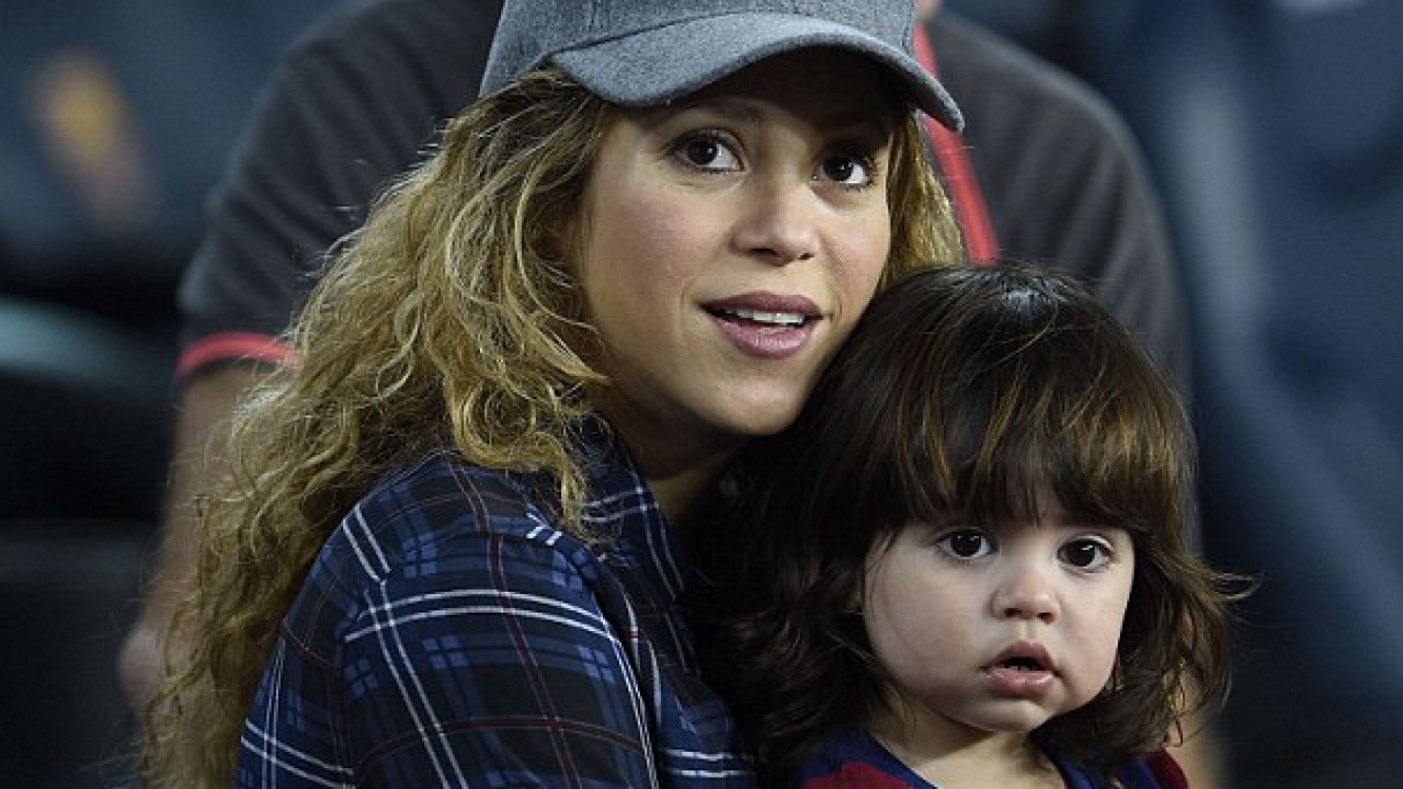 Shakira apprend à lire à son fils Milan