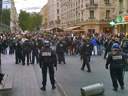 Les manifestations lycéennes débordent à nouveau Les manifestations lycéennes débordent à nouveau