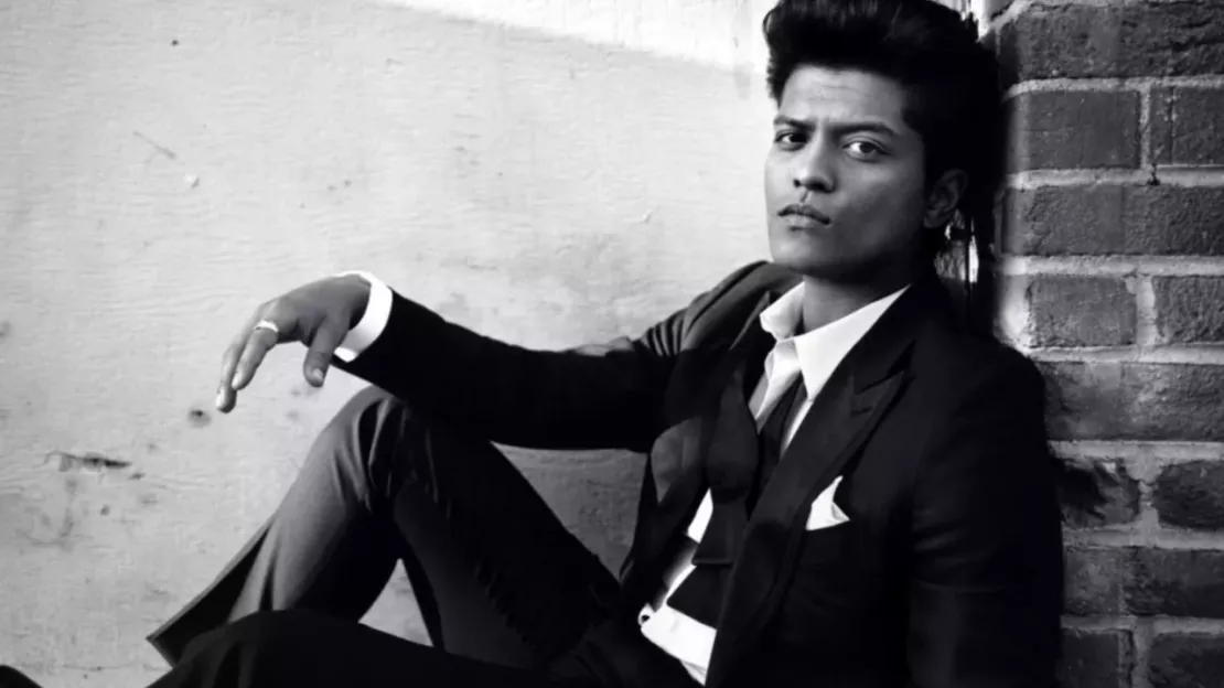Bruno Mars voit double avec "When I Was Your Man"