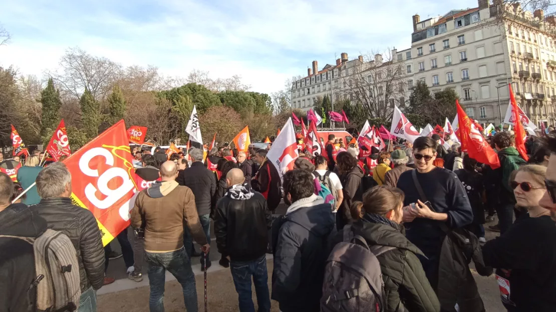 Des rassemblements à Lyon pour l'annonce de la décision du Conseil constitutionnel sur la réforme des retraites