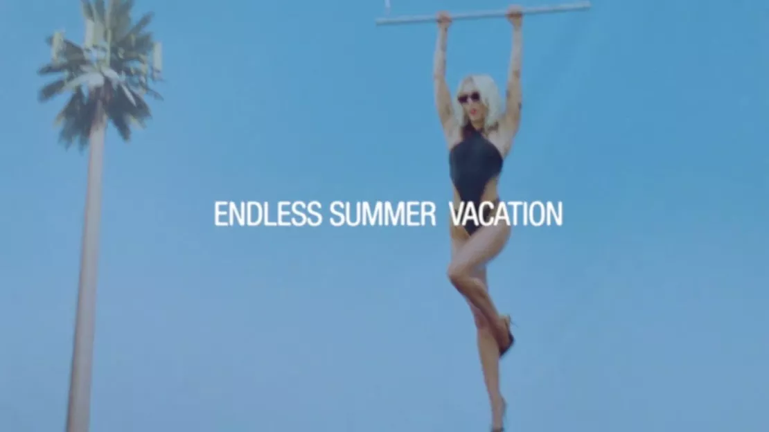 Miley Cyrus explose tous les records avec "Endless Summer Vacation" et "Flowers"