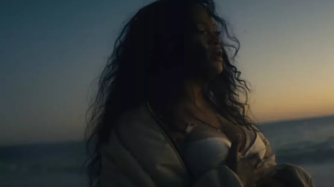 Rihanna lève le voile sur le clip de son nouveau single "Lift me up" (vidéo)