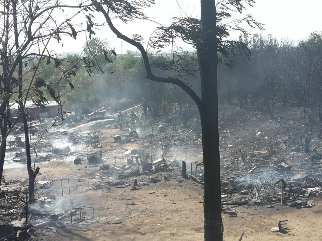Après l'incendie du camp de Roms, le maire de Saint-Priest réclame son expulsion Après l'incendie du camp de Roms, le maire de Saint-Priest réclame son expulsion