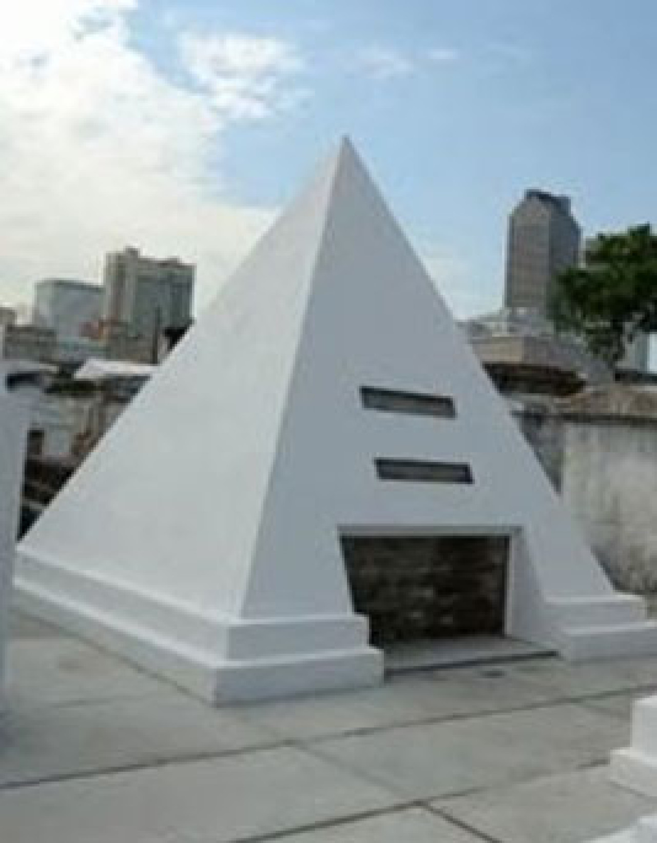 Nicolas Cage, un pied dans la tombe Nicolas Cage, un pied dans la tombe