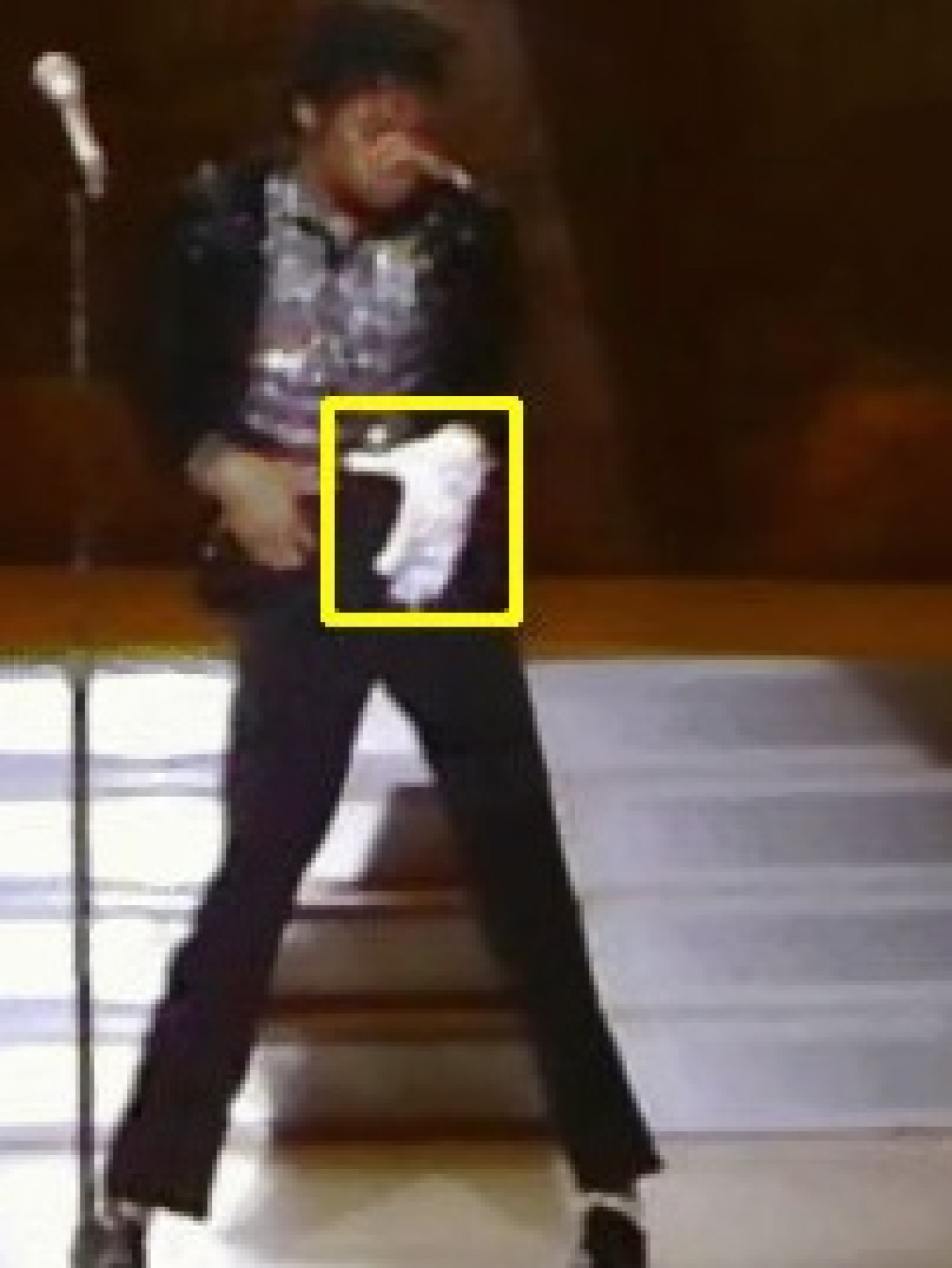 Michael Jackson : 350.000 dollars pour son gant blanc Michael Jackson : 350.000 dollars pour son gant blanc