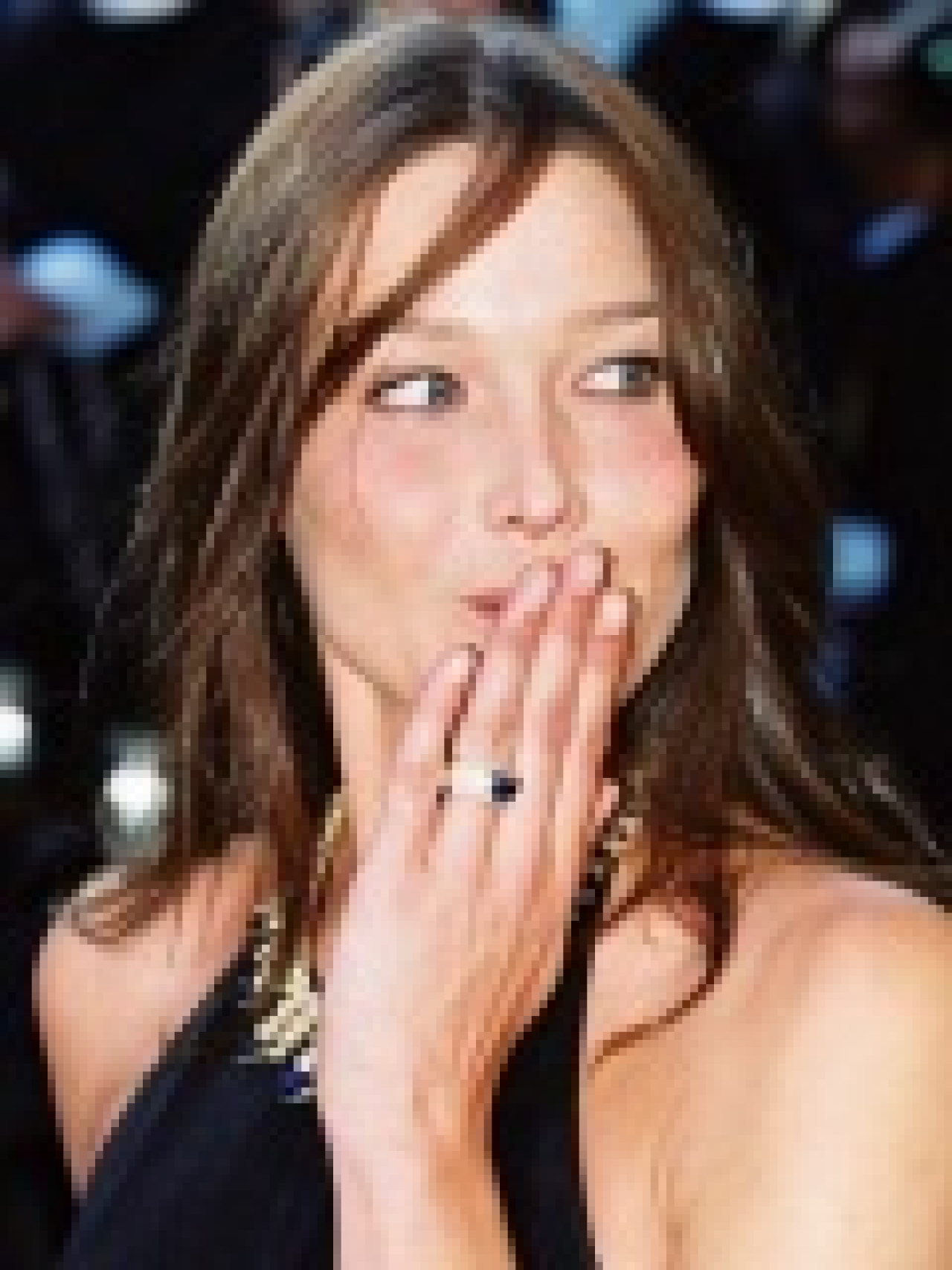 Carla Bruni-Sarkozy menacée par une chanson