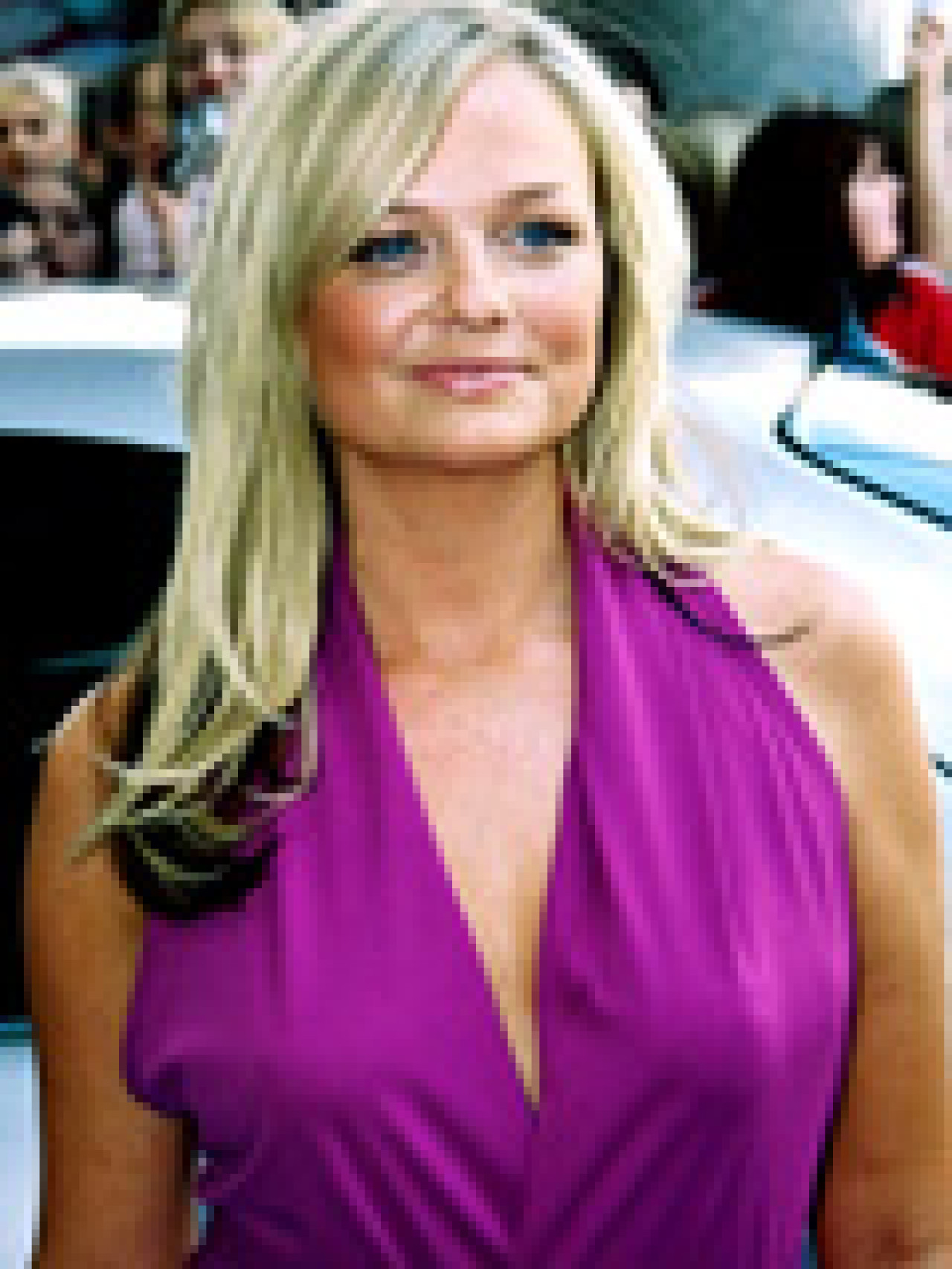 La Spice Girl Emma Bunton enfreint la loi sur l'interdiction de fumer ! La Spice Girl Emma Bunton enfreint la loi sur l'interdiction de fumer !