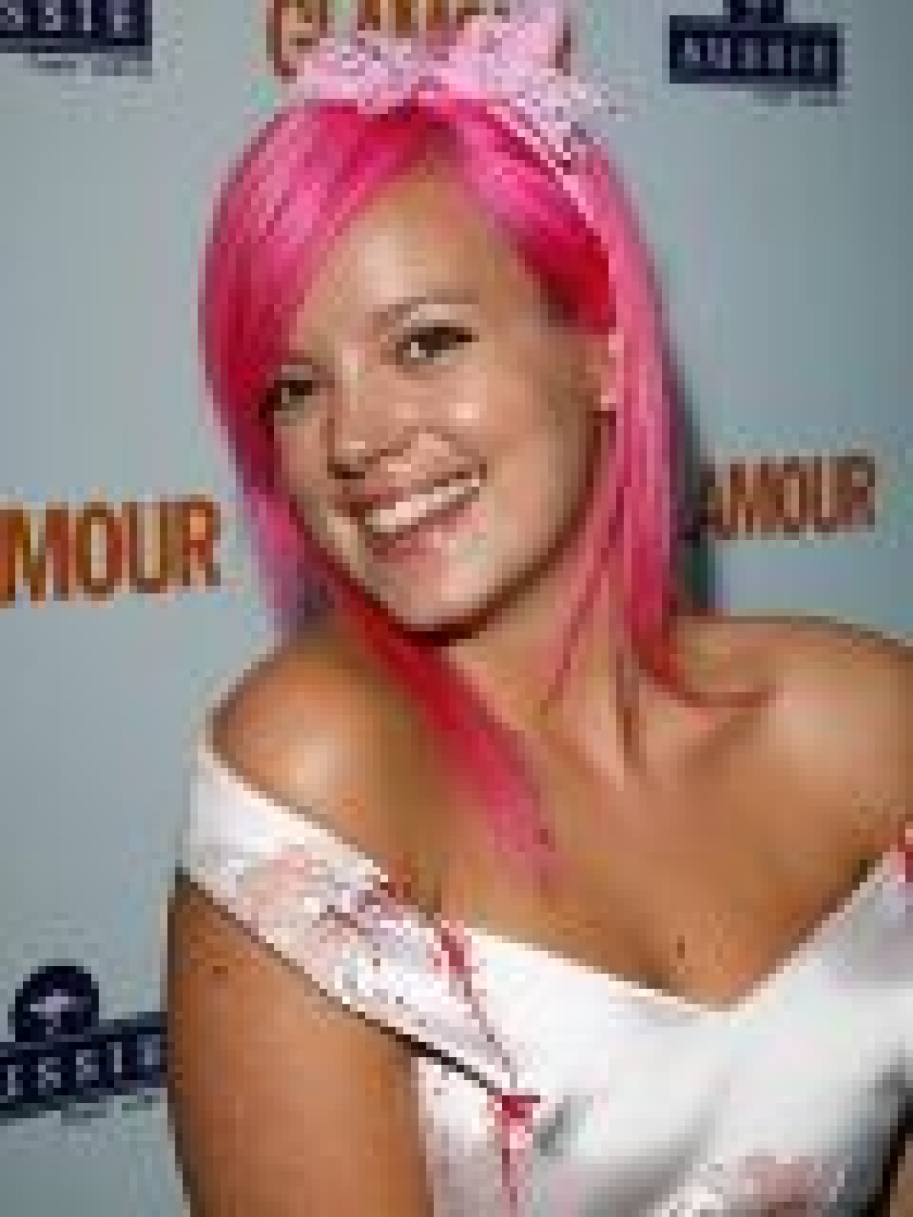 Lily Allen nue à l’aéroport de Dubaï Lily Allen nue à l’aéroport de Dubaï
