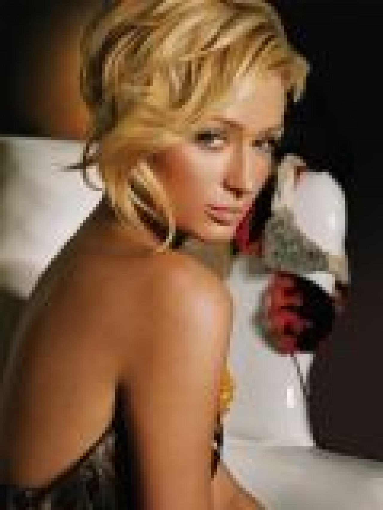 Paris Hilton invite ses fans...