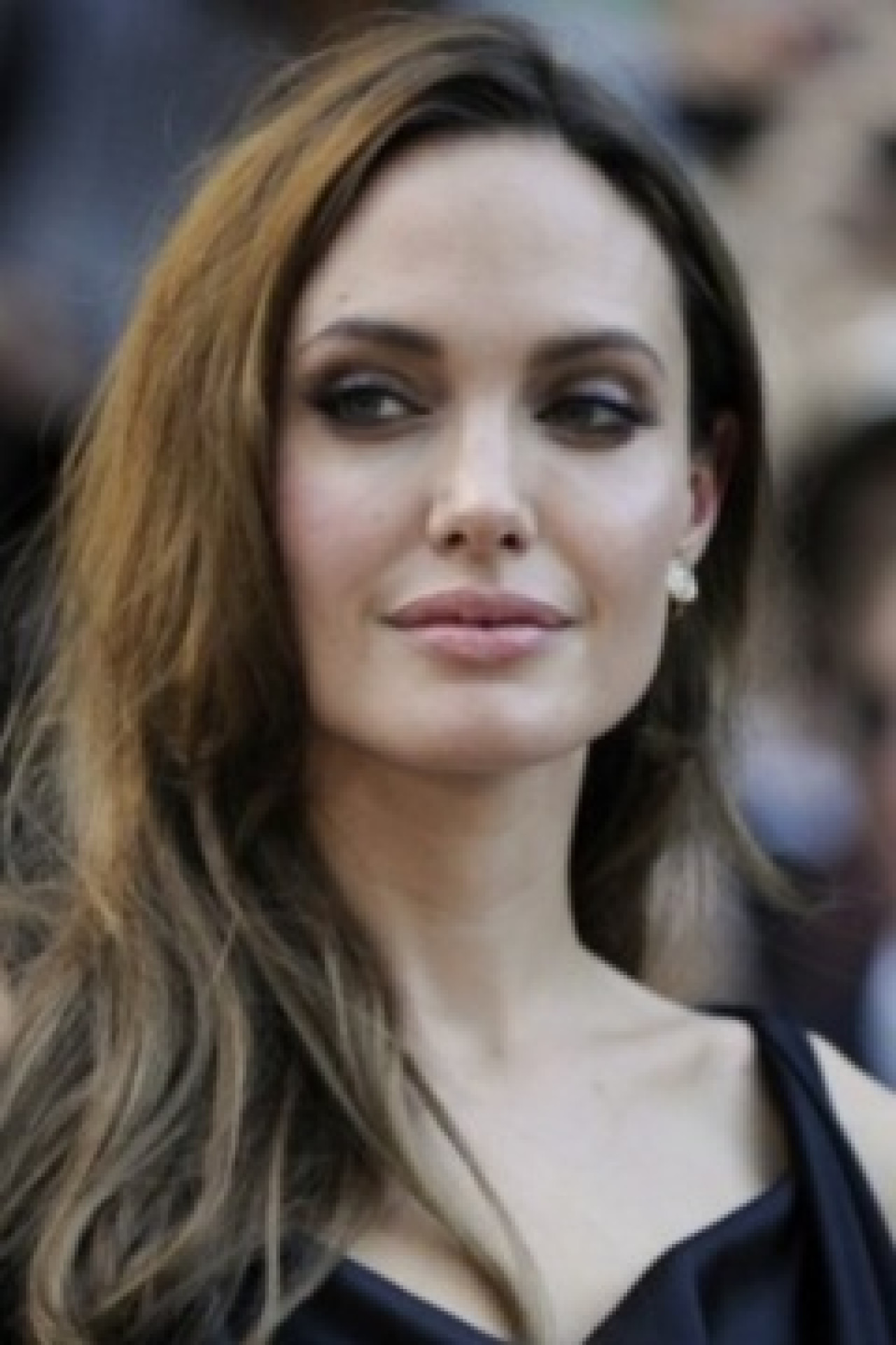 Angelina Jolie : Son ex écrit un film ! Angelina Jolie : Son ex écrit un film !
