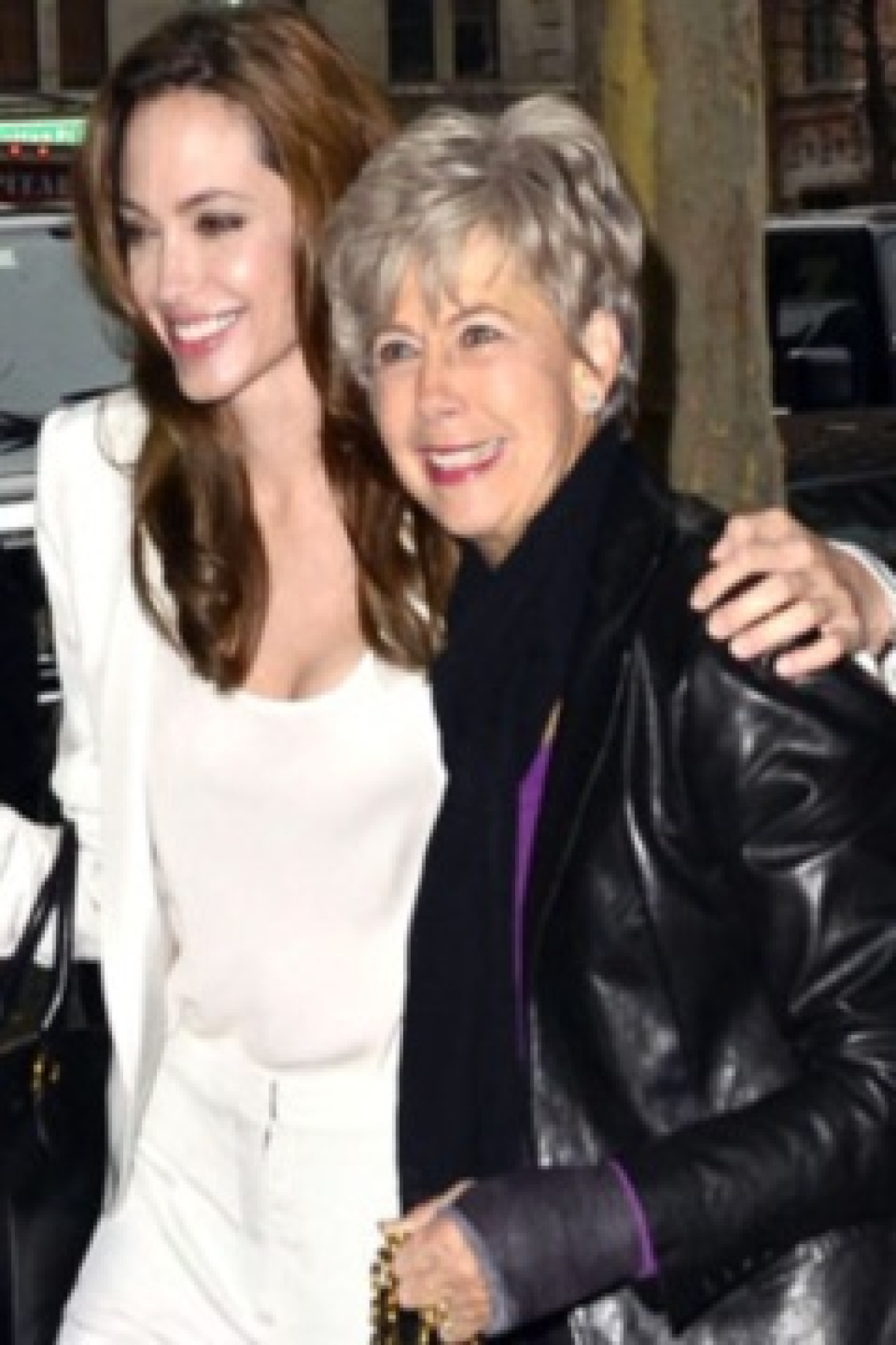 Angelina Jolie heureuse Angelina Jolie heureuse