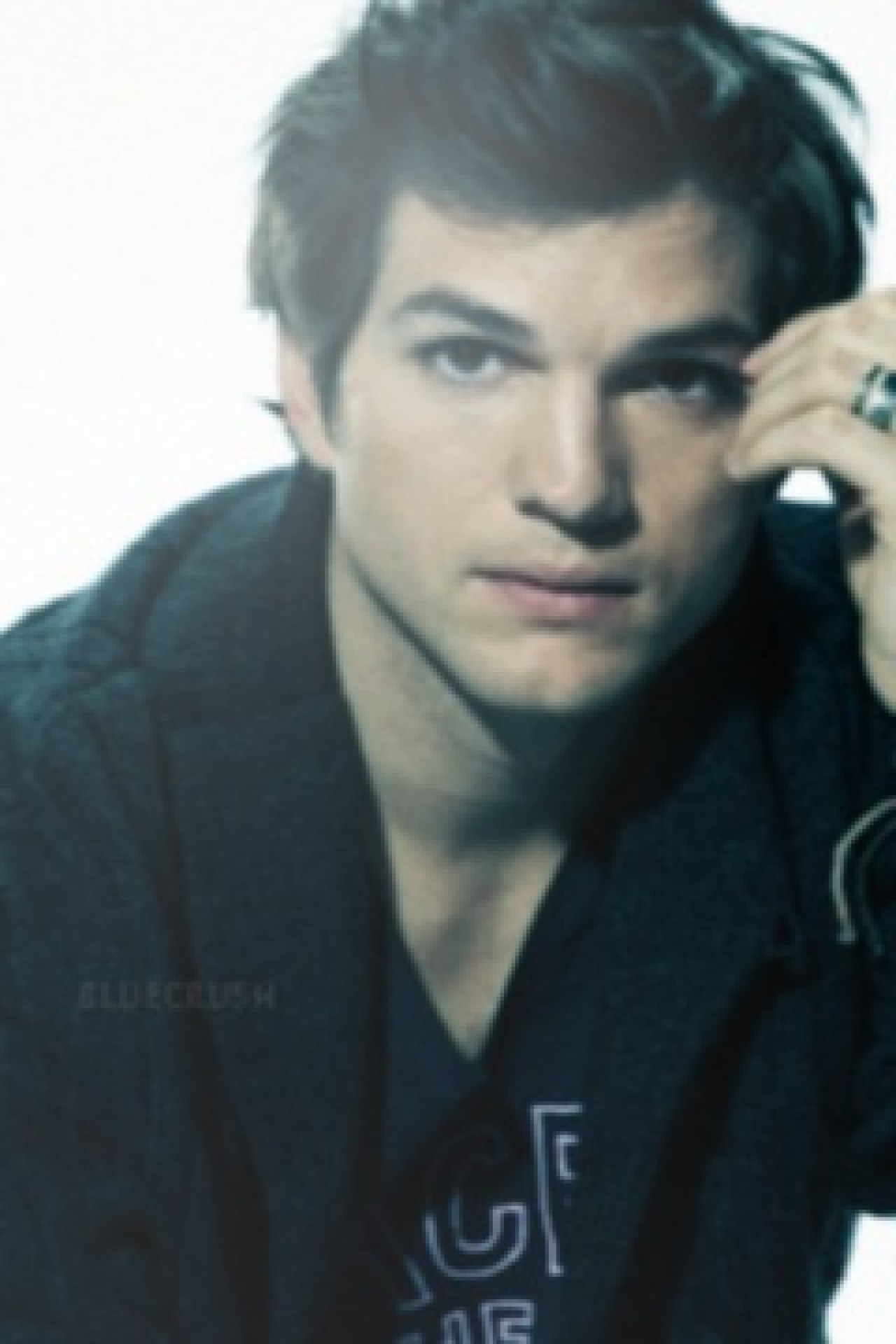 Ashton Kutcher tourne la page ! Ashton Kutcher tourne la page !