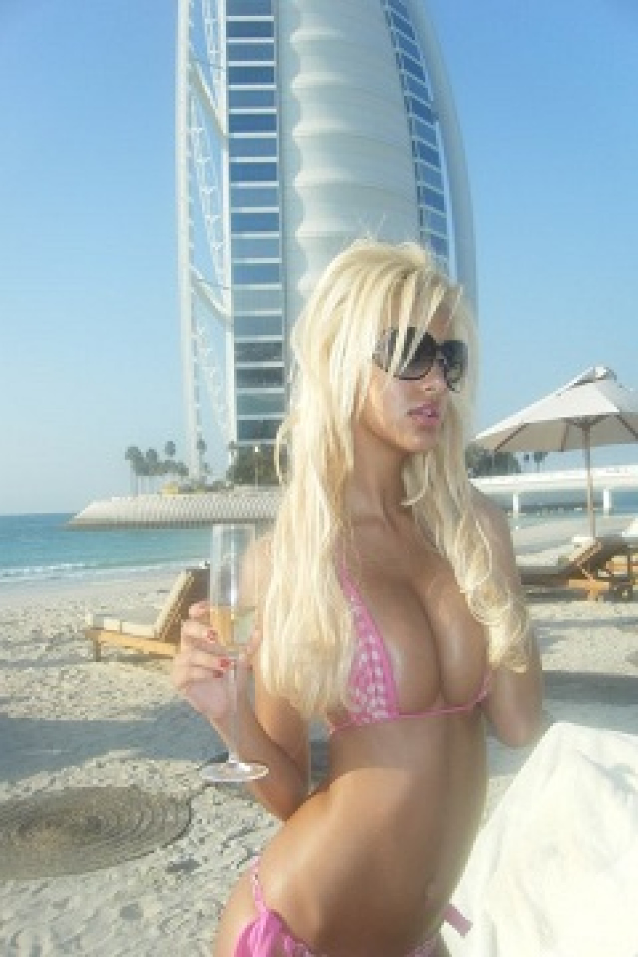 Zahia milliardaire ? Zahia milliardaire ?