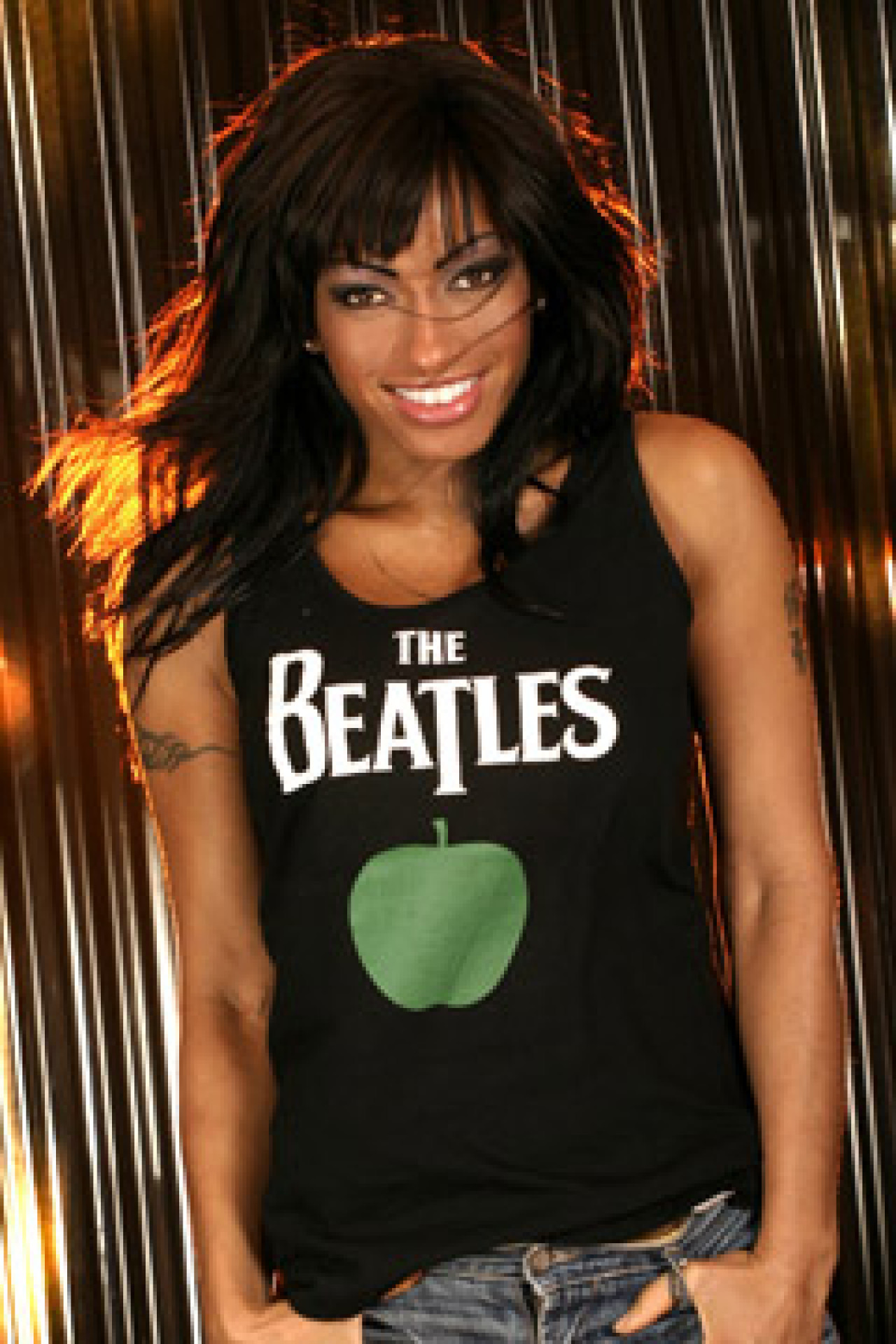 Julia Channel devient chanteuse Julia Channel devient chanteuse