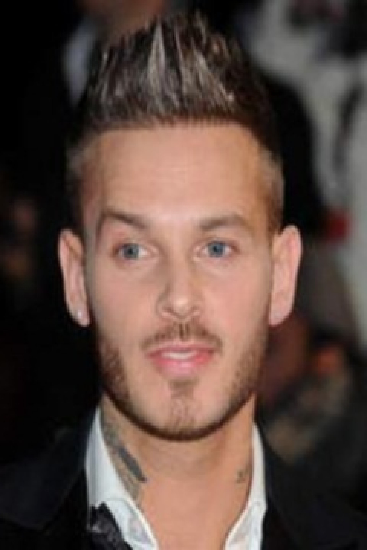 M.Pokora dément sa relation avec Alizée M.Pokora dément sa relation avec Alizée