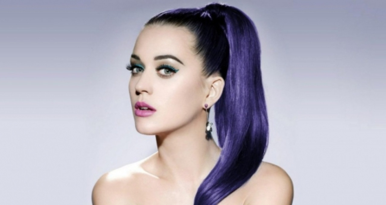 Katy Perry en a ras-le-bol des chanteuses qui se dénudent! Katy Perry en a ras-le-bol des chanteuses qui se dénudent!