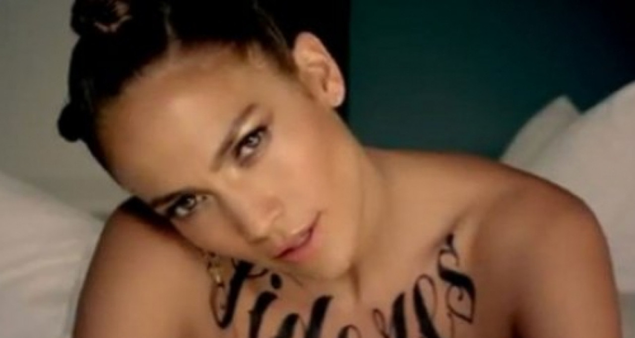 Jennifer Lopez nue, tatouée et très sexy... Jennifer Lopez nue, tatouée et très sexy...