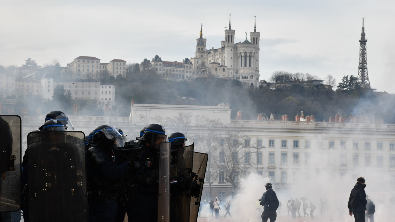 10ème manif des retraites à Lyon : 15 interpellations