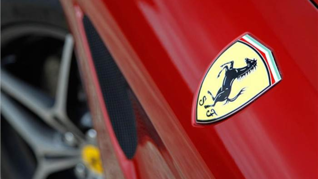 A Vénissieux, un jeune chauffard sans permis pincé au volant d'une Ferrari A Vénissieux, un jeune chauffard sans permis pincé au volant d'une Ferrari