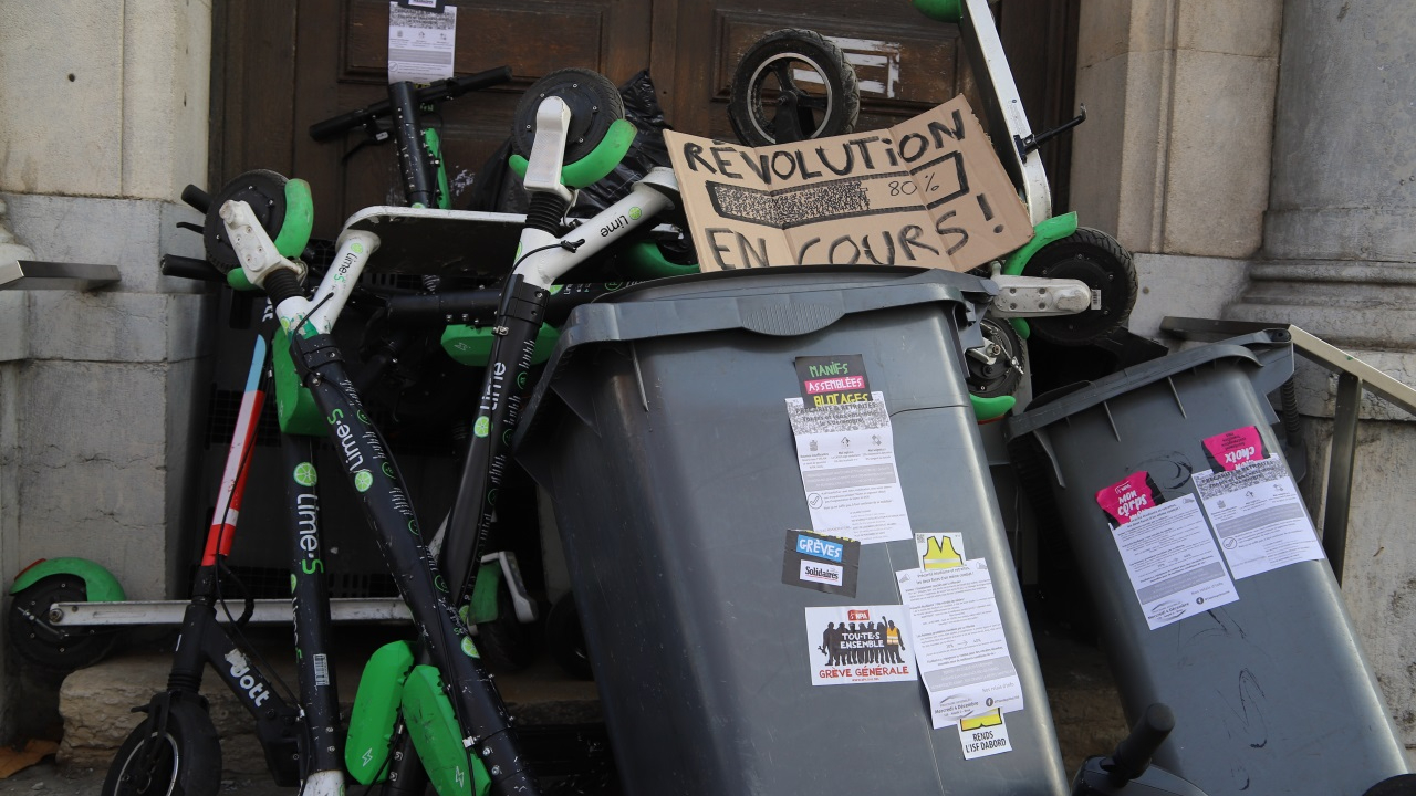 Blocus en cours devant les universités lyonnaises ce jeudi matin Blocus en cours devant les universités lyonnaises ce jeudi matin