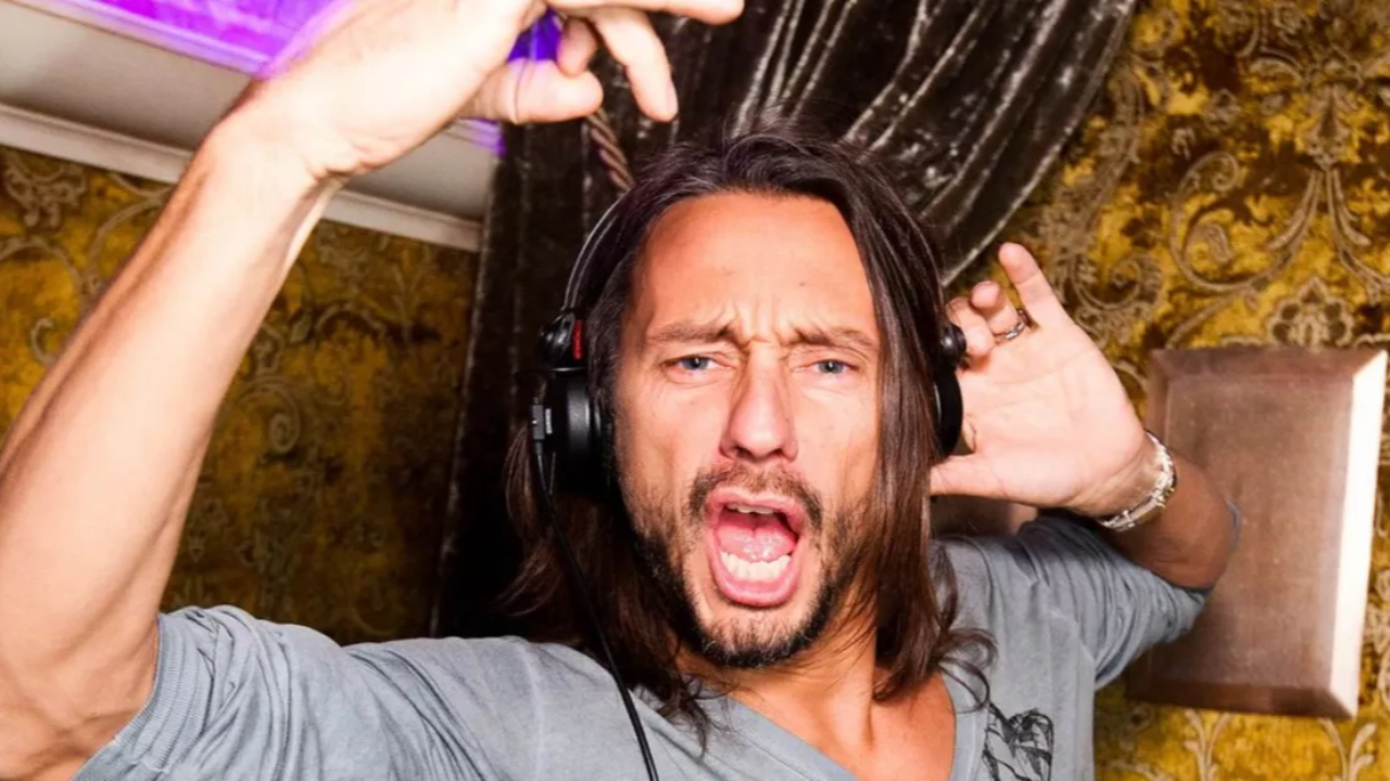 Bob Sinclar sur les revenus de "Love Generation" : "Ce n’est pas un jackpot, ni le loto" Bob Sinclar sur les revenus de "Love Generation" : "Ce n’est pas un jackpot, ni le loto"