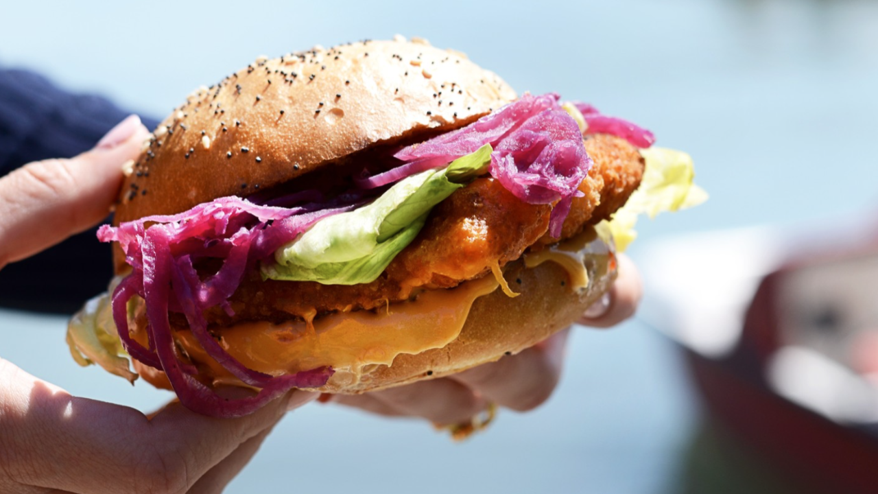 Bocuse, nouveau roi du street food à Lyon ? La célèbre maison ouvre un corner shop dans un lieu insolite ! Bocuse, nouveau roi du street food à Lyon ? La célèbre maison ouvre un corner shop dans un lieu insolite !