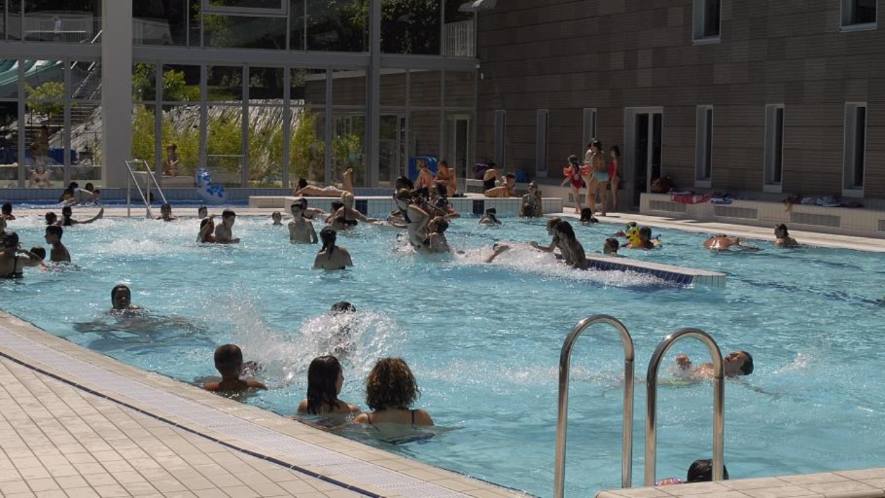 Canicule : la piscine municipale de Caluire ouverte gratuitement aux habitants Canicule : la piscine municipale de Caluire ouverte gratuitement aux habitants