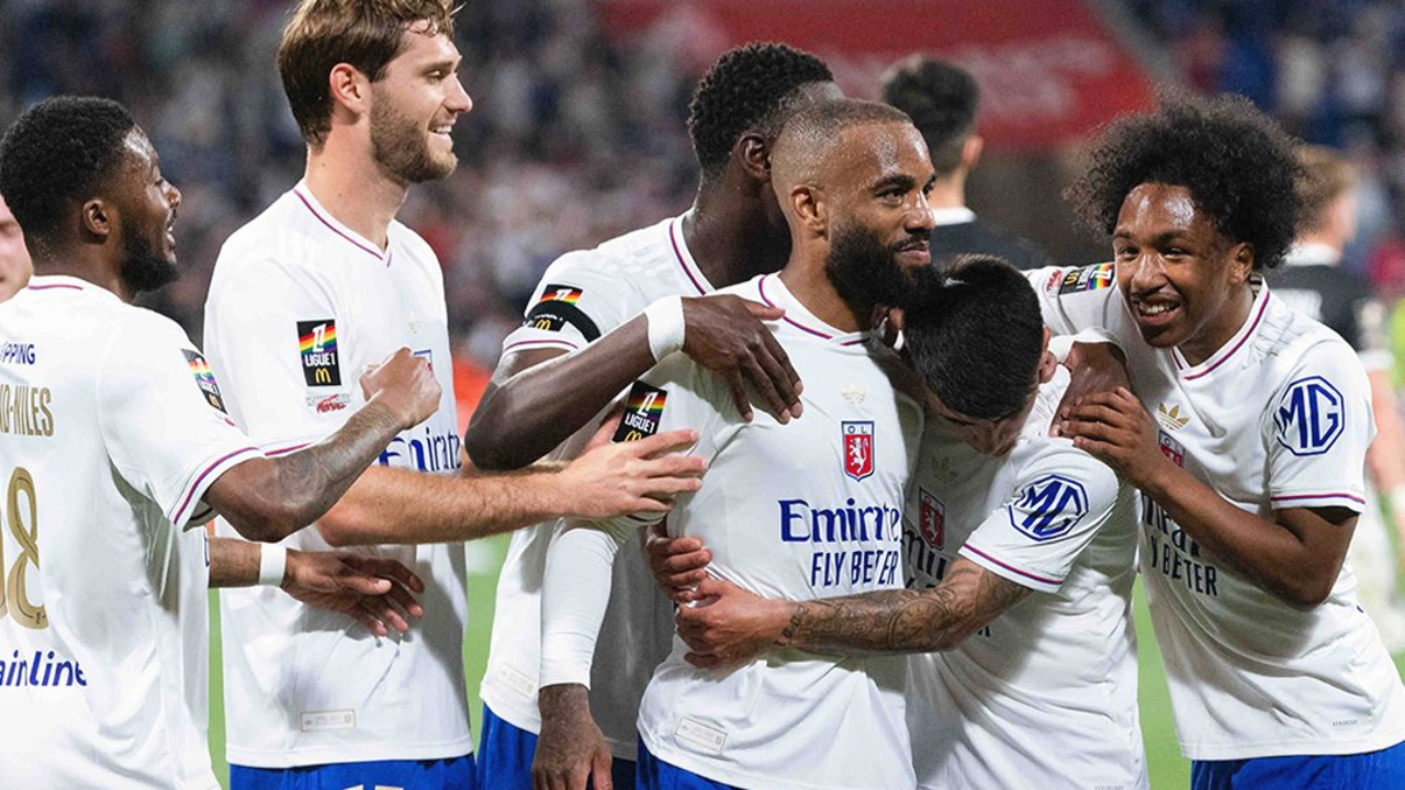 Contre Angers, l'OL termine avec une victoire, Alexandre Lacazette part en légende Contre Angers, l'OL termine avec une victoire, Alexandre Lacazette part en légende
