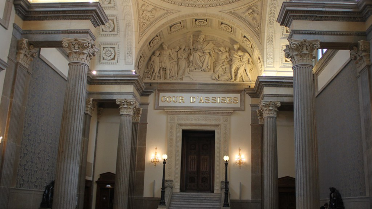 Il avait poignardé sa jeune voisine trop bruyante : l'accusé condamné à 14 ans de prison Il avait poignardé sa jeune voisine trop bruyante : l'accusé condamné à 14 ans de prison