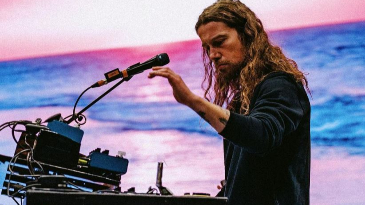 Julien Doré : sa grand-mère toujours dans ses pensées