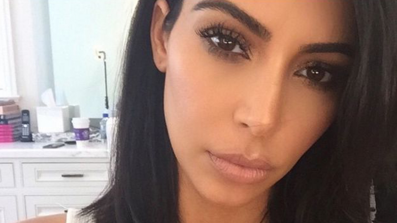 Kim Kardashian en fermière sexy! Kim Kardashian en fermière sexy!