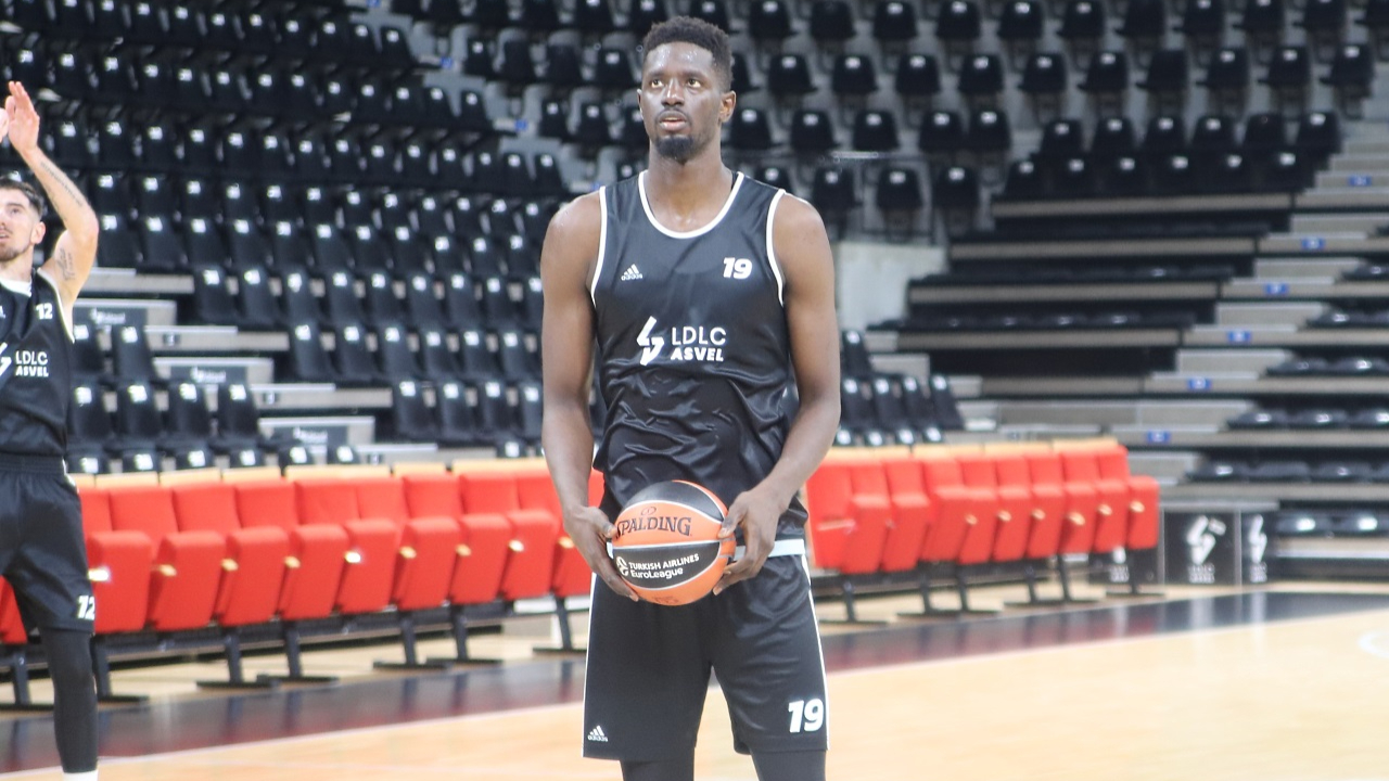 L'ASVEL chute à Belgrade