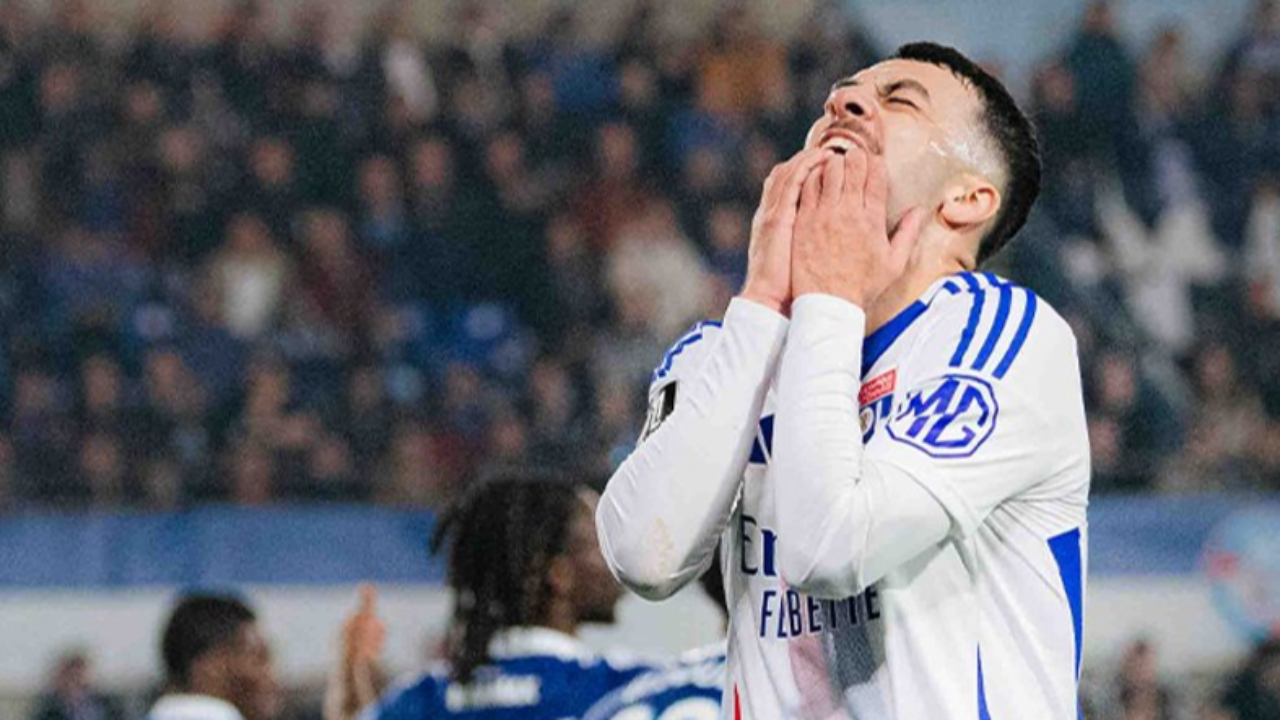 L'OL rate une occasion en or à Strasbourg (4-2) L'OL rate une occasion en or à Strasbourg (4-2)