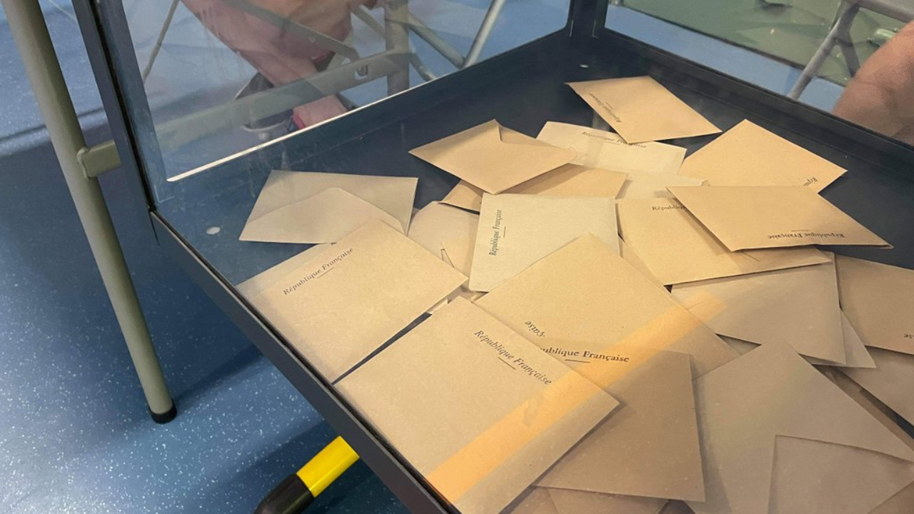 Législatives 2024 : le RN en tête suivi du Nouveau Front Populaire et de la majorité présidentielle Législatives 2024 : le RN en tête suivi du Nouveau Front Populaire et de la majorité présidentielle
