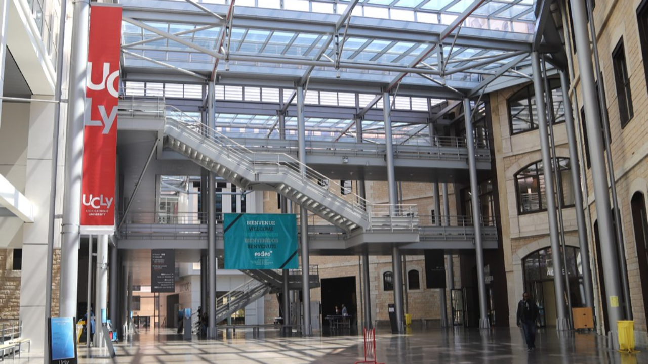 Les campus de l’université catholique de Lyon évacués après une nouvelle alerte à la bombe Les campus de l’université catholique de Lyon évacués après une nouvelle alerte à la bombe