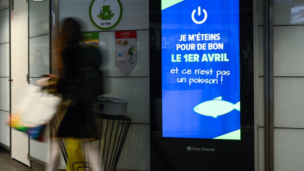 Lyon : c'est la fin de la pub et des écrans numériques dans les TCL ! Lyon : c'est la fin de la pub et des écrans numériques dans les TCL !