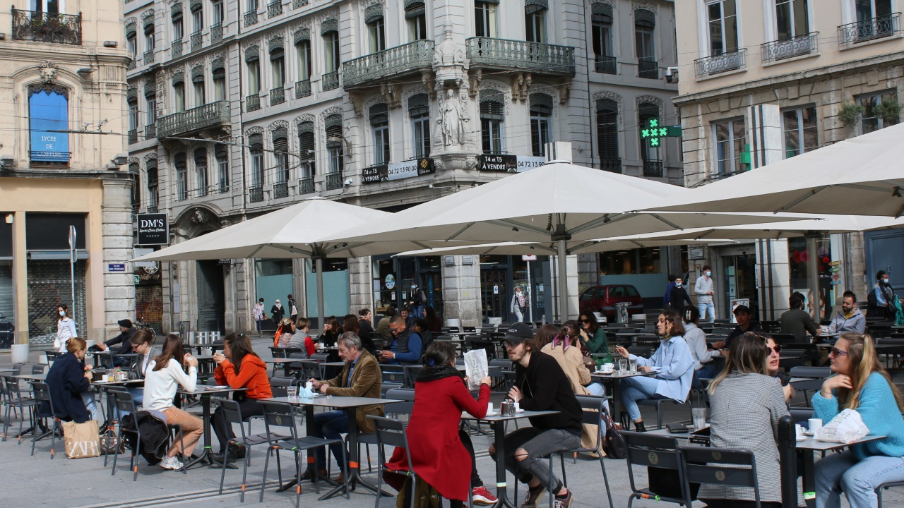 Lyon joue les prolongations : les terrasses autorisées jusqu’au 30 novembre Lyon joue les prolongations : les terrasses autorisées jusqu’au 30 novembre
