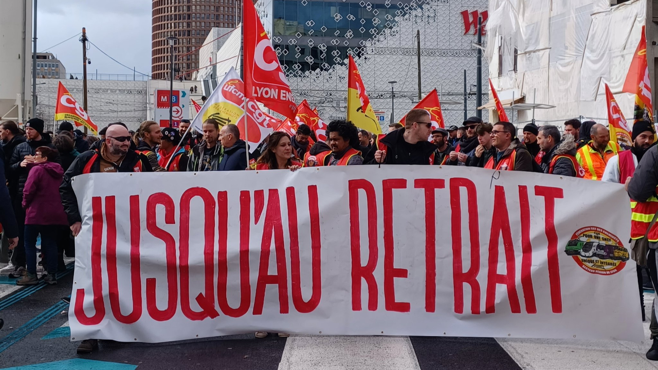 Lyon : la CGT tente de couper l’électricité à la gare de la Part-Dieu Lyon : la CGT tente de couper l’électricité à la gare de la Part-Dieu