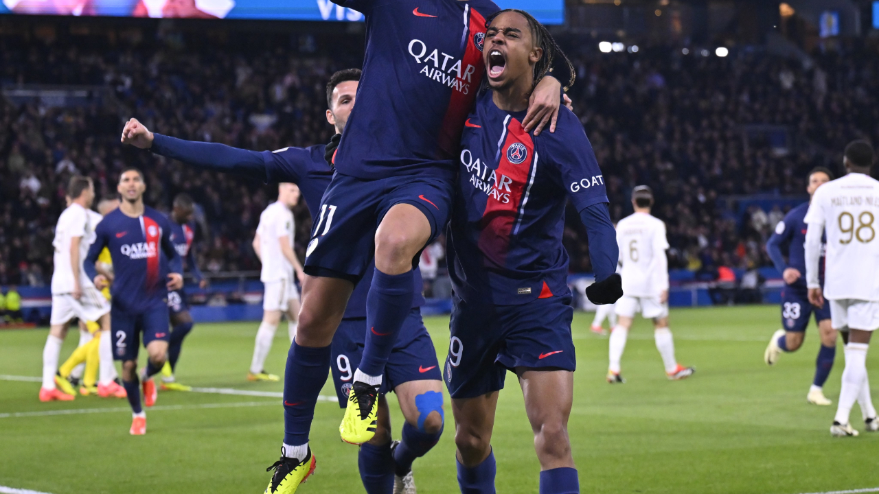 Lyon ne parvient pas à renverser la situation à Paris (4-1) Lyon ne parvient pas à renverser la situation à Paris (4-1)