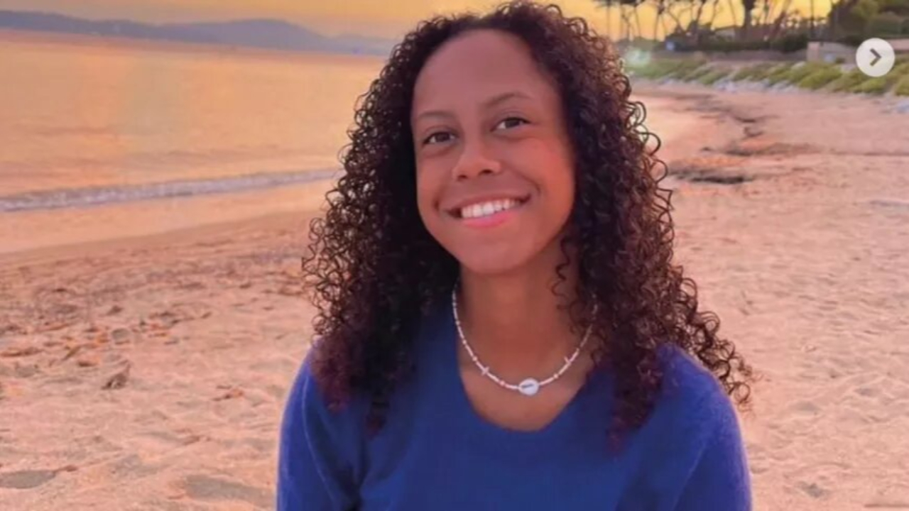 Lyonnaise disparue en mer à La Réunion : la famille abandonne les recherches pour "avancer" dans son deuil Lyonnaise disparue en mer à La Réunion : la famille abandonne les recherches pour "avancer" dans son deuil