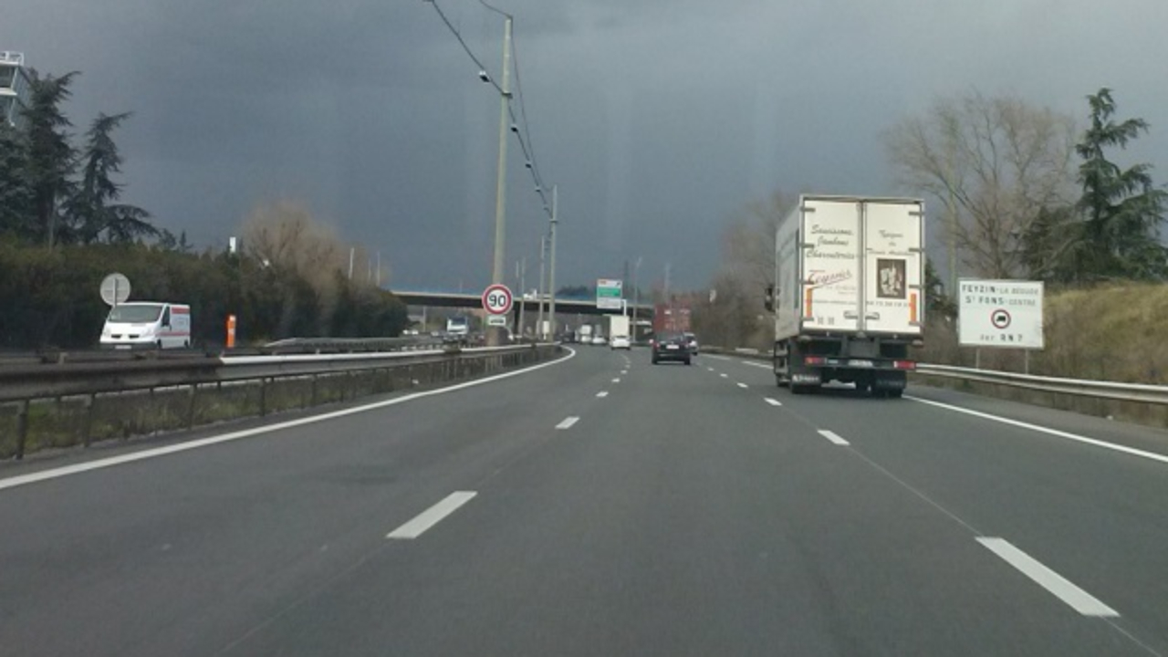Mobilisation des agriculteurs : l'A7 coupée au sud de Lyon