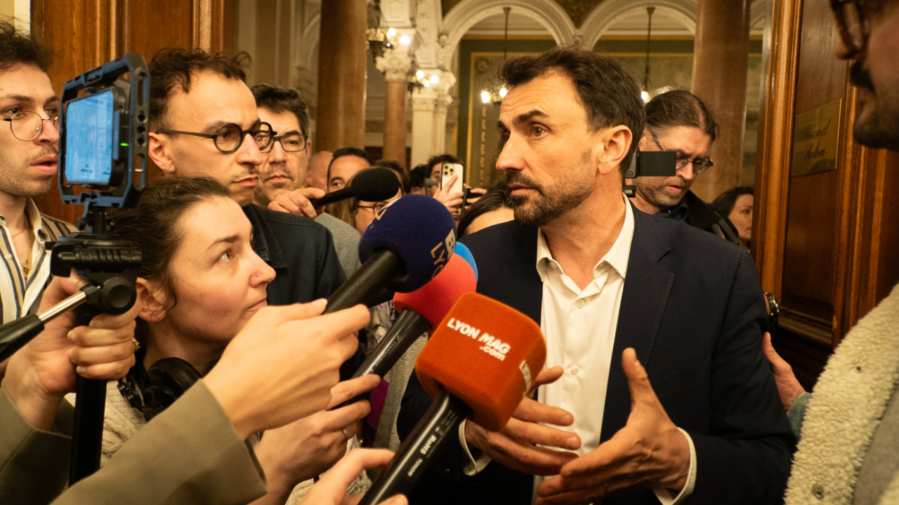 Municipales 2026 &agrave; Lyon : Doucet devant Aulas, une triangulaire possible au second tour