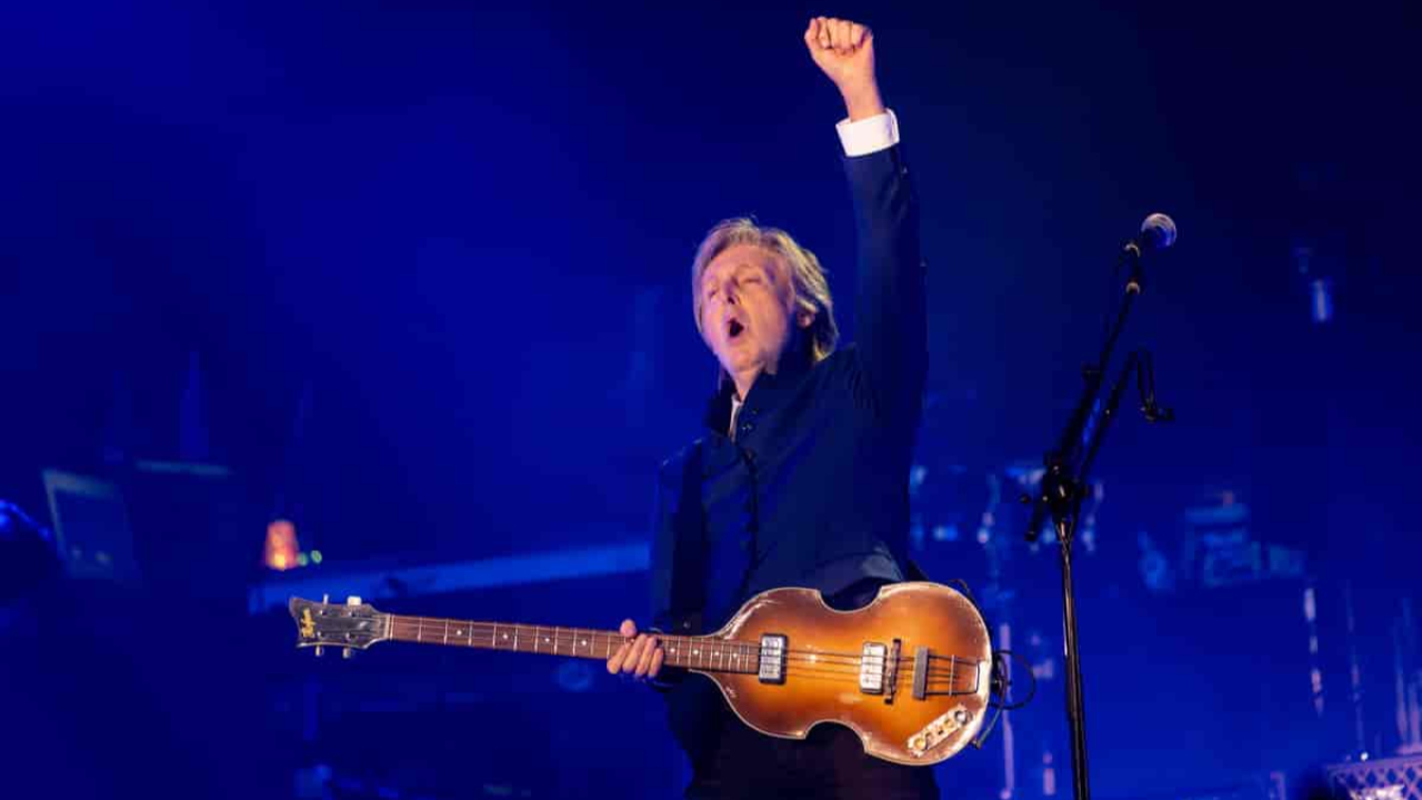 Paul McCartney rayonne lors de son concert à Paris Paul McCartney rayonne lors de son concert à Paris
