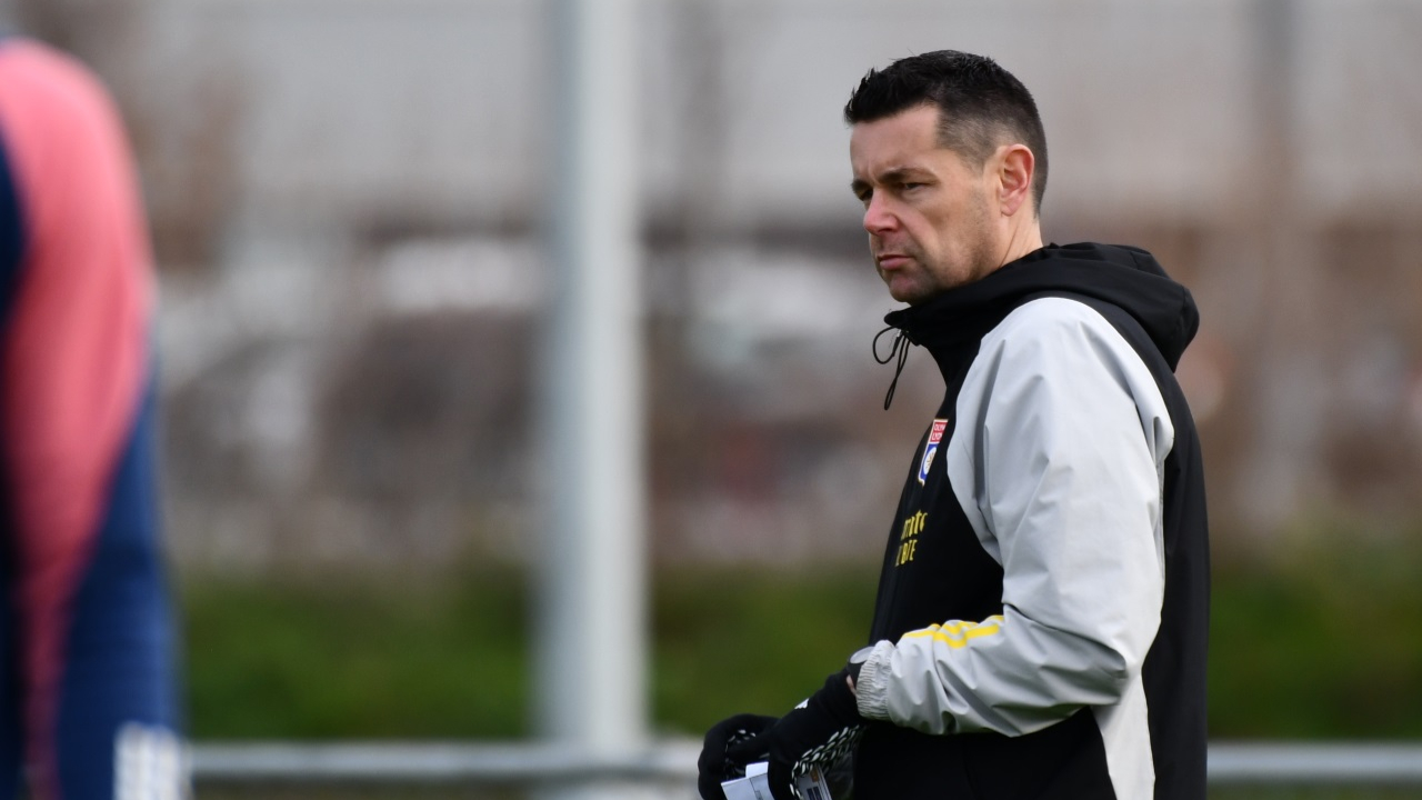 Pierre Sage écarté de son poste d'entraîneur de l'OL