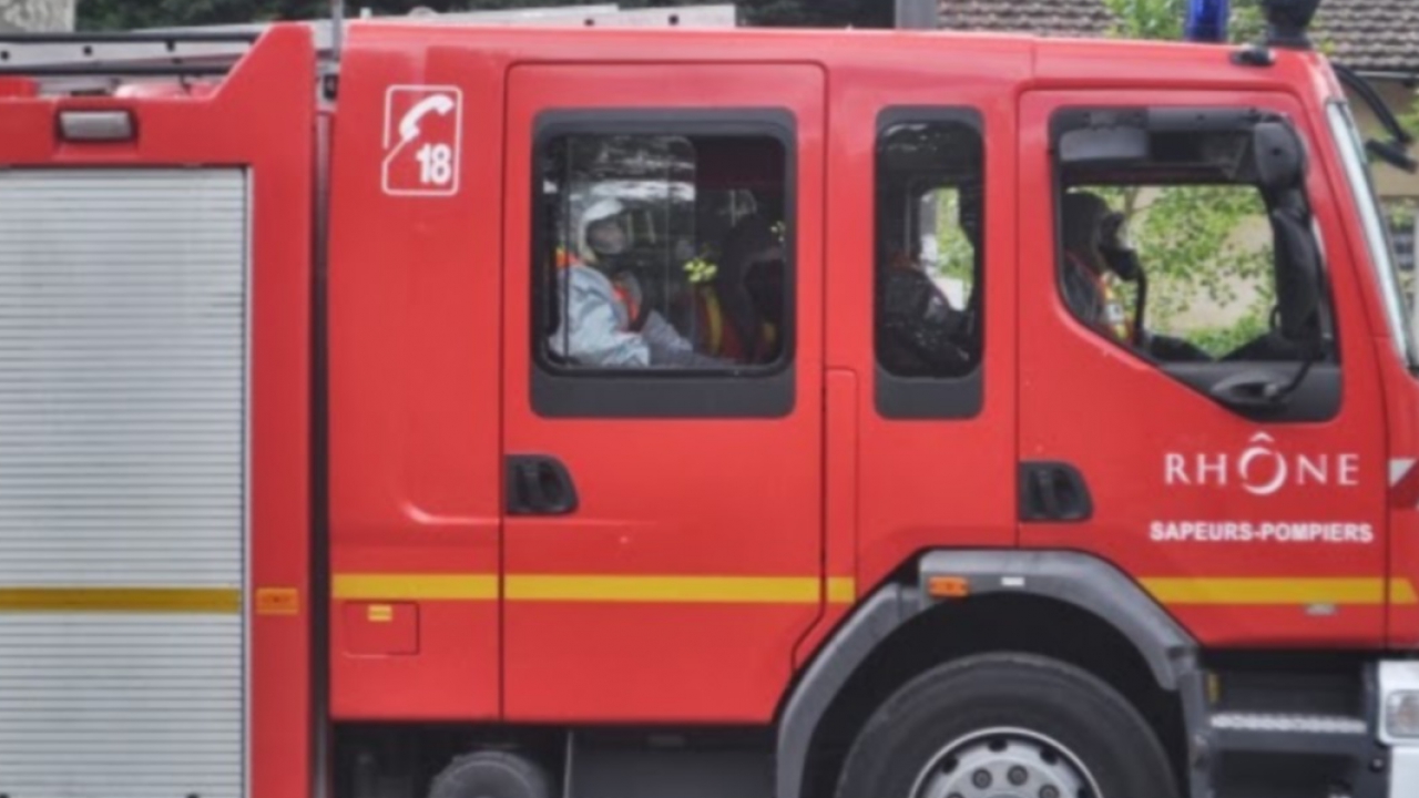 Lyon : une mère de famille se jette par la fenêtre avec sa fille de 9 mois Lyon : une mère de famille se jette par la fenêtre avec sa fille de 9 mois