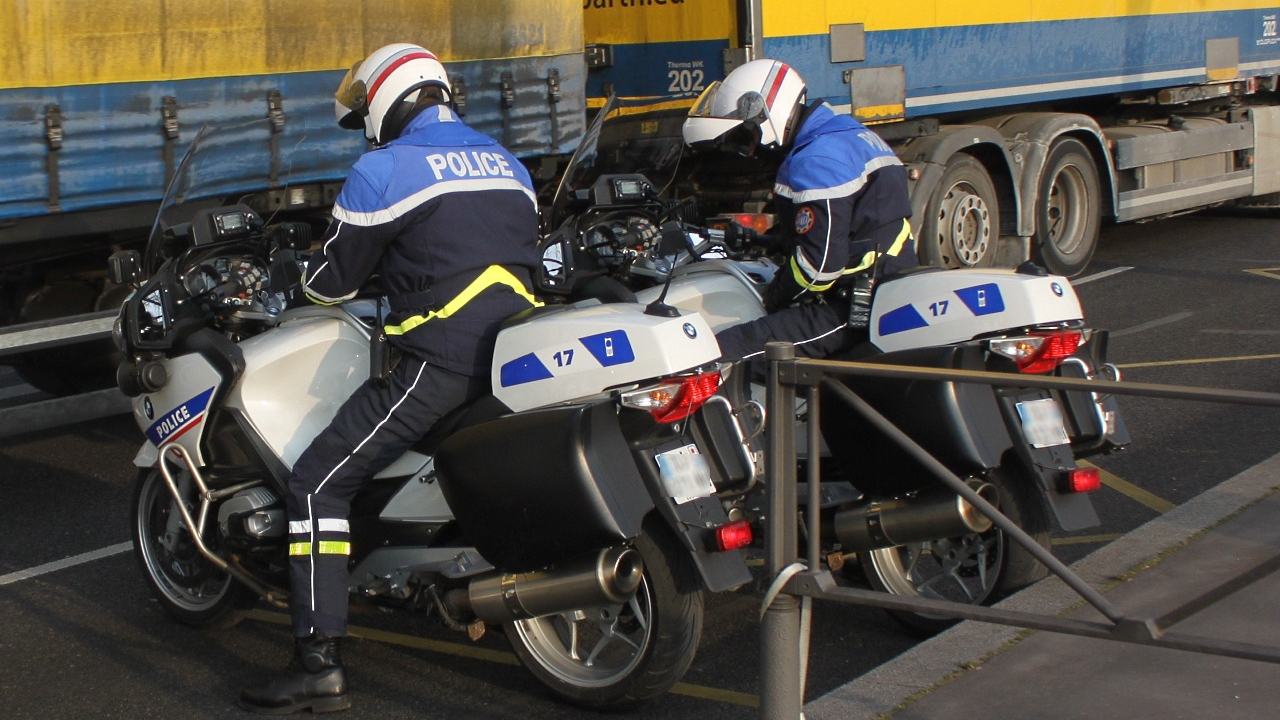 Poursuivi par la police, un jeune chute de son scooter et se tue à Saint-Priest Poursuivi par la police, un jeune chute de son scooter et se tue à Saint-Priest