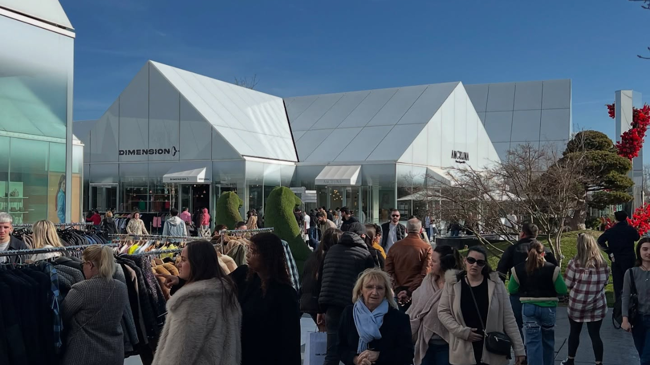 Près de Lyon : le village de marques The Village n’ouvrira pas les dimanches Près de Lyon : le village de marques The Village n’ouvrira pas les dimanches