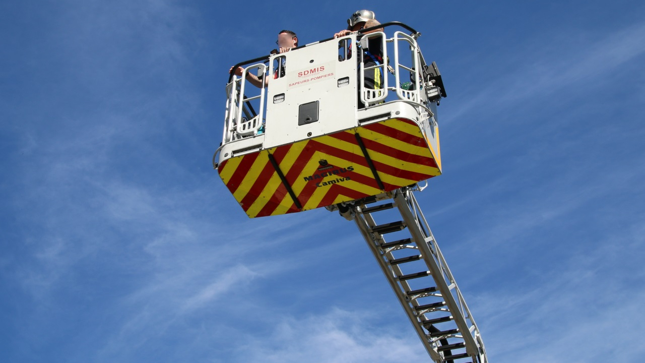 Près de Lyon : un homme se retrouve coincé dans une cheminée Près de Lyon : un homme se retrouve coincé dans une cheminée