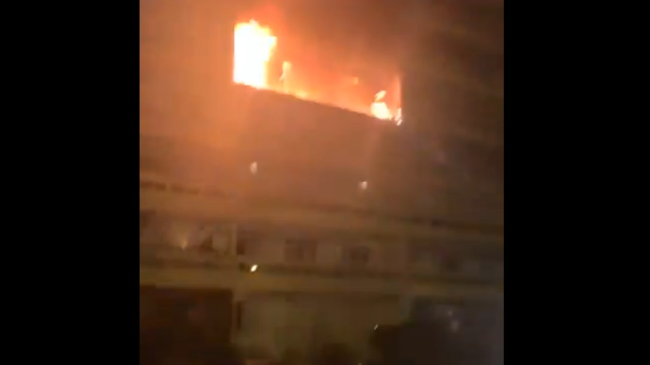 Spectaculaire incendie à Vénissieux : un appartement soufflé par une explosion, son occupant retrouvé mort Spectaculaire incendie à Vénissieux : un appartement soufflé par une explosion, son occupant retrouvé mort